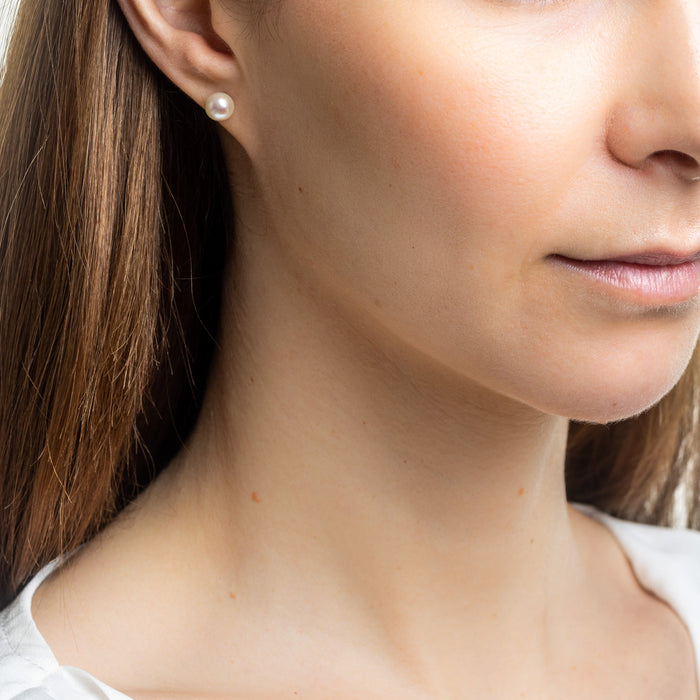 White Freshwater Pearl Stud Earrings Medium
