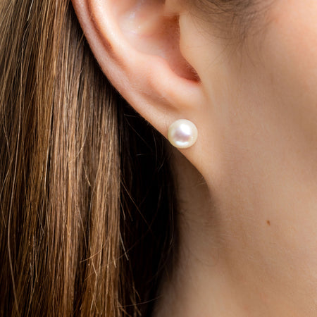 White Freshwater Pearl Stud Earrings Medium