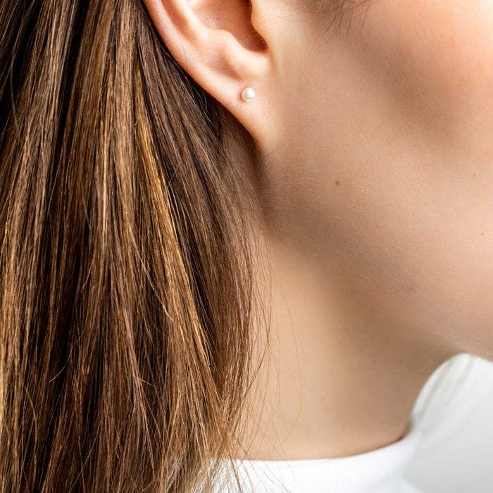 White Freshwater Pearl Stud Earrings Small